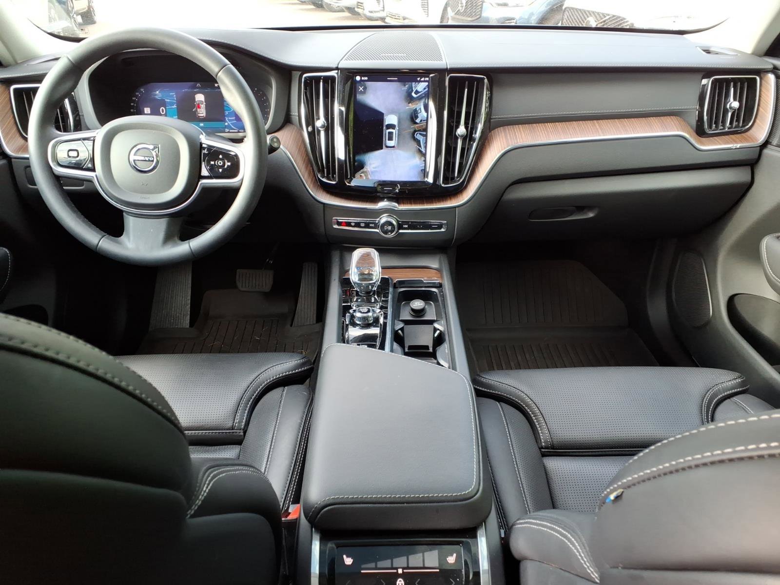 Certified 2023 Volvo XC60 B5 Ultimate w/ Climate Package FWD image 12