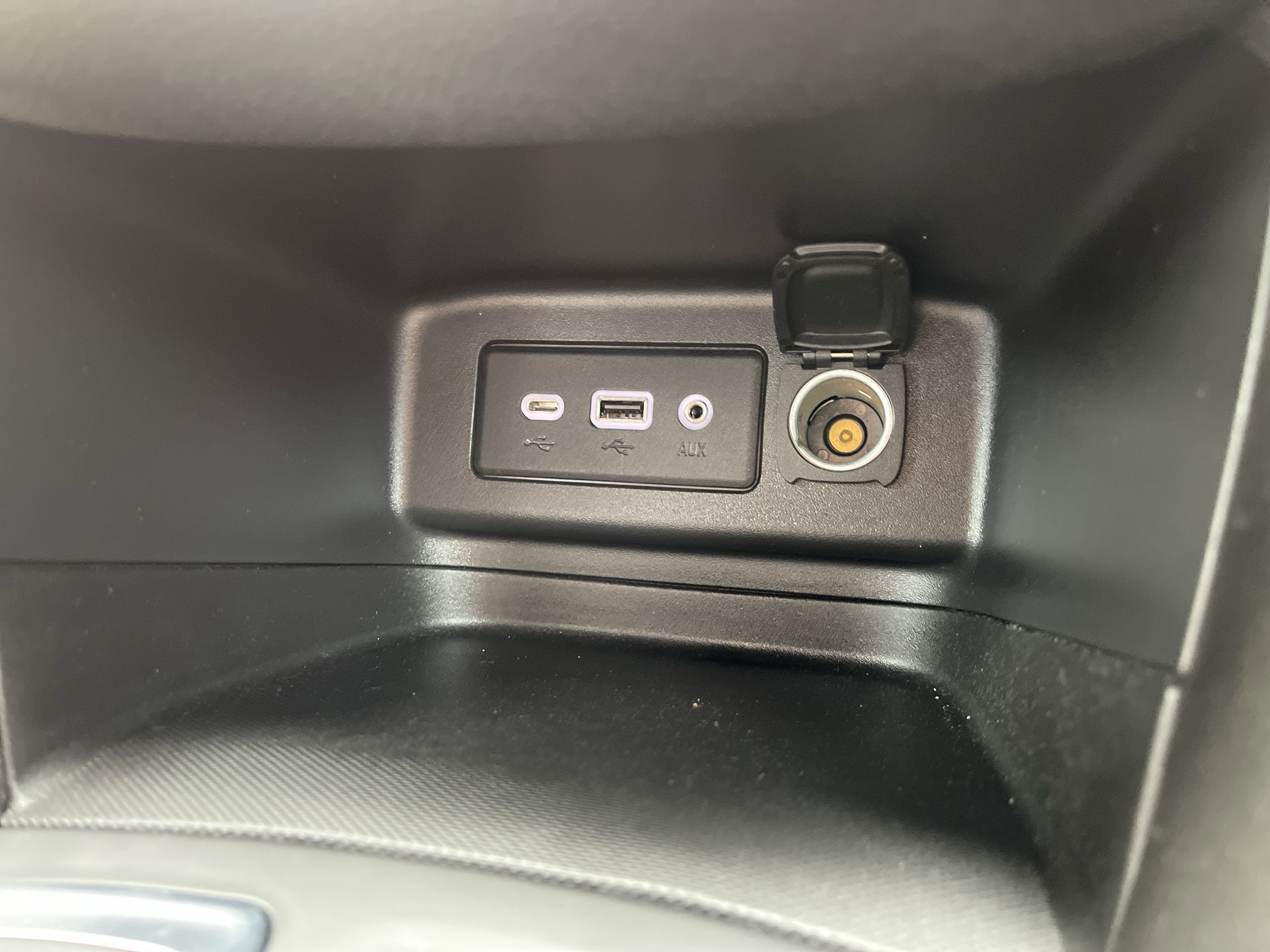 Used 2023 Chevrolet Equinox LT image 30