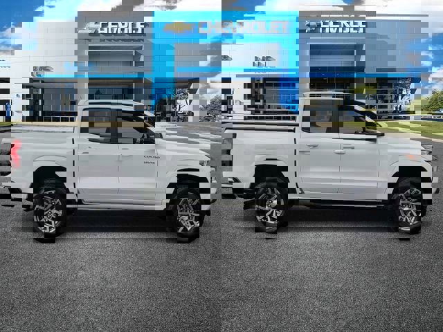 Used 2024 Chevrolet Colorado LT w/ LT Convenience Package image 2