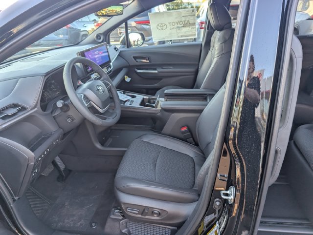 New 2026 Toyota Sienna Platinum AWD/4WD image 12