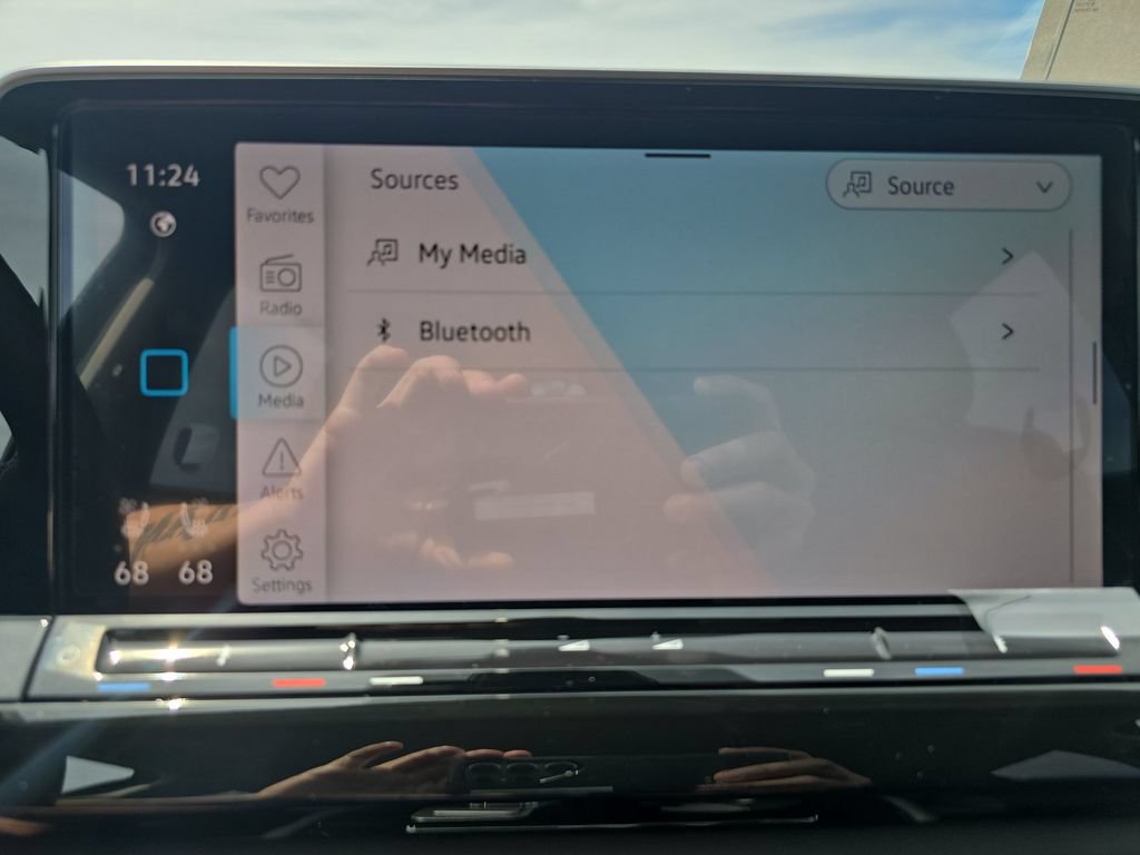 New 2026 Volkswagen Atlas SE FWD image 19