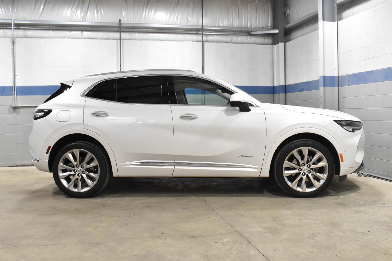 Used 2023 Buick Envision Avenir image 35