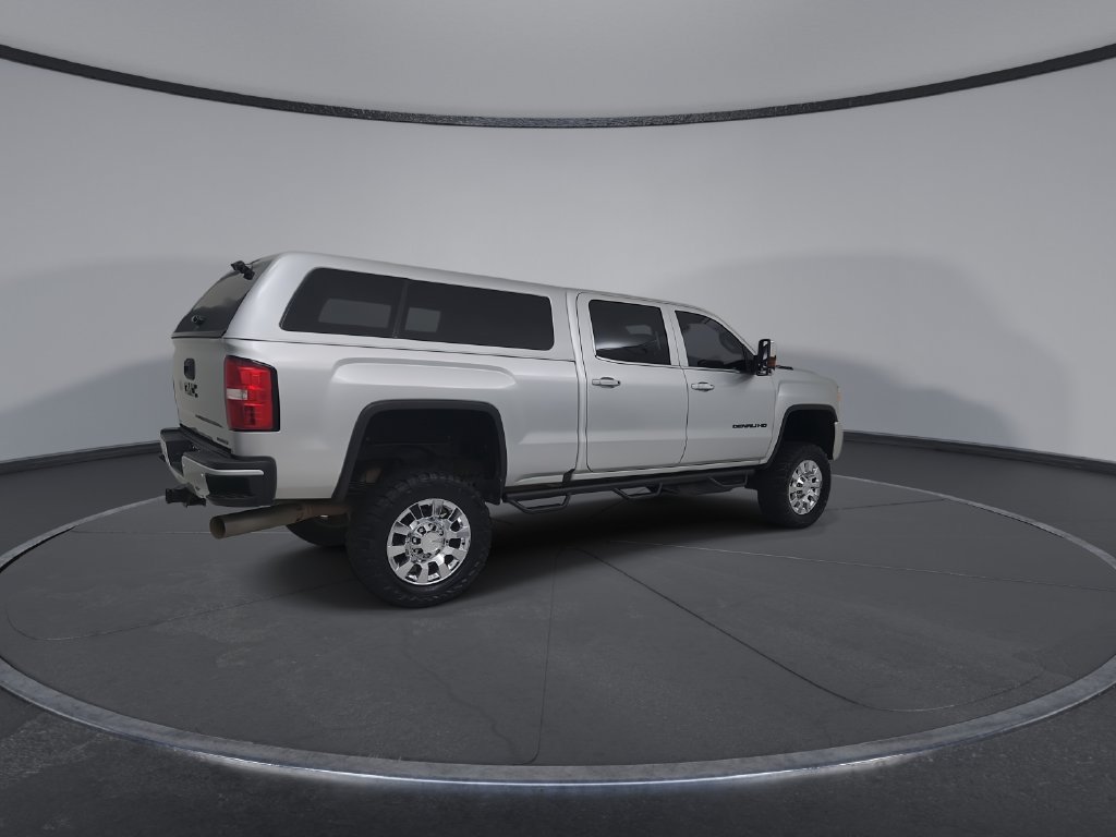 Used 2017 GMC Sierra 2500 Denali w/ Duramax Plus Package AWD/4WD image 16