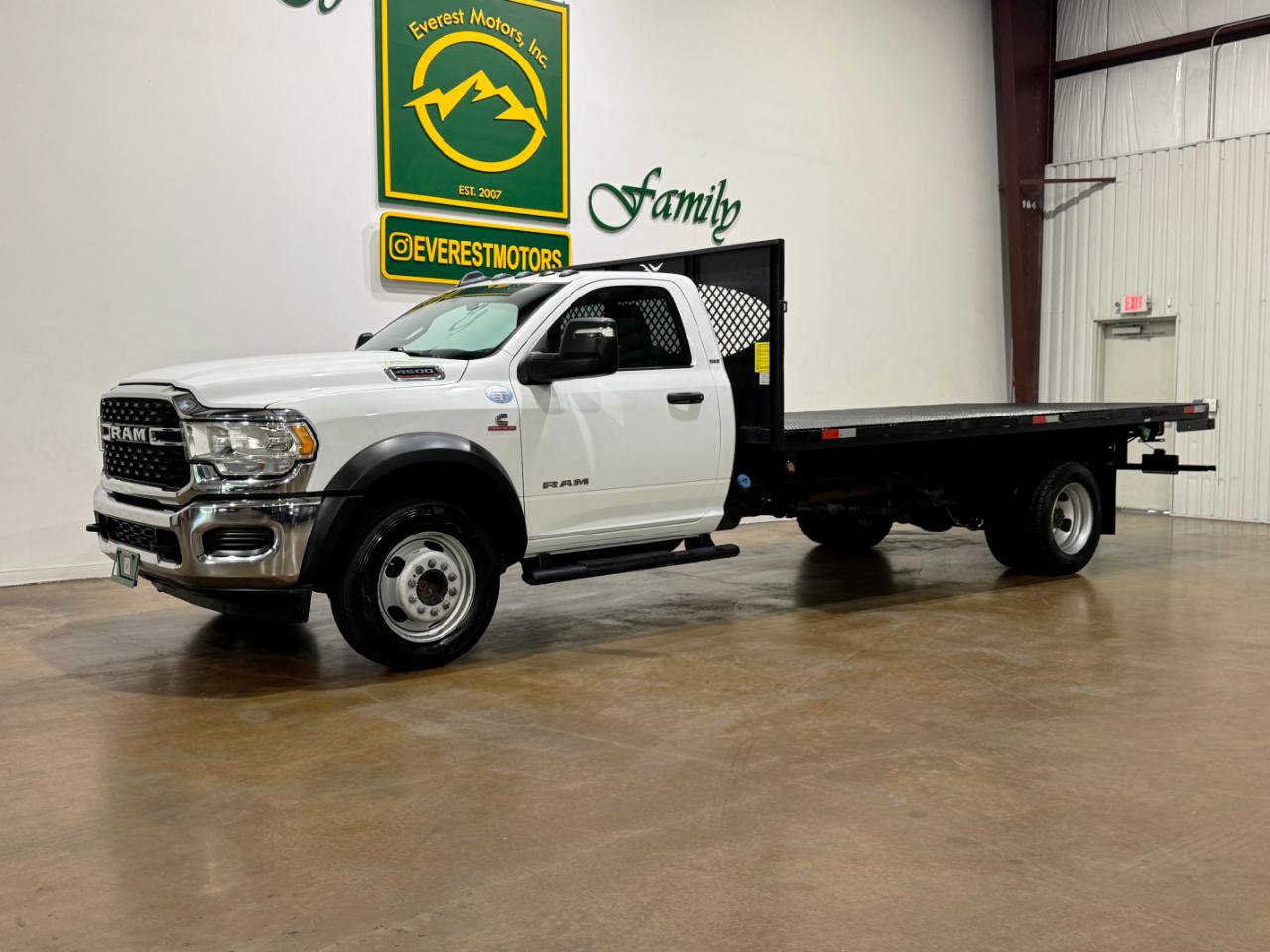 Used 2023 RAM 4500 SLT w/ Quick Order Package 2YG SLT AWD/4WD image 3