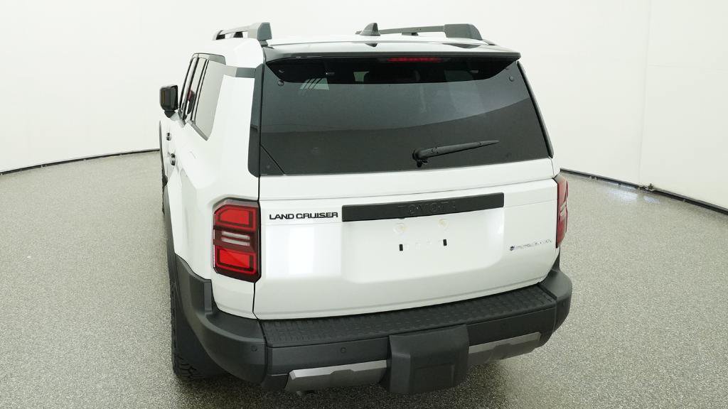 New 2027 Toyota XLT RWD image 9