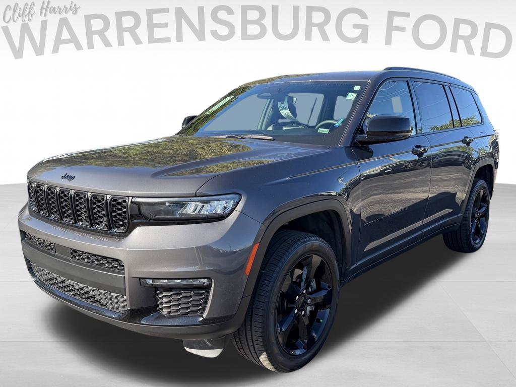 Used 2024 Jeep Grand Cherokee L Limited w/ Black Appearance Package AWD/4WD image 3