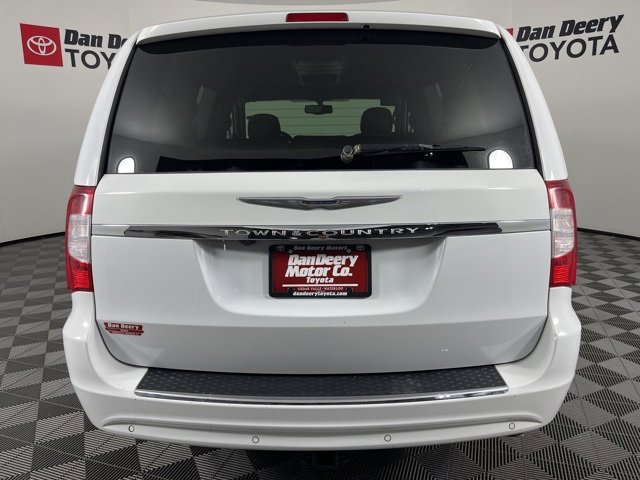 Used 2015 Chrysler Town & Country Touring-L w/ Driver Convenience Group image 25