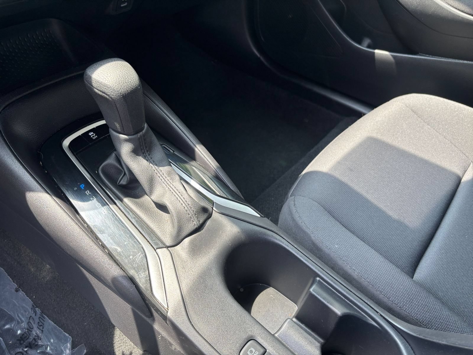 Used 2025 Toyota Corolla LE FWD image 36