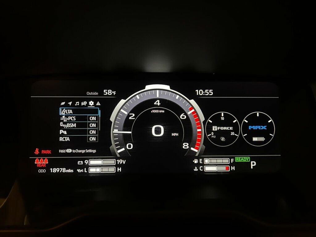 Used 2024 Toyota Tundra Limited w/ Power Package AWD/4WD image 18