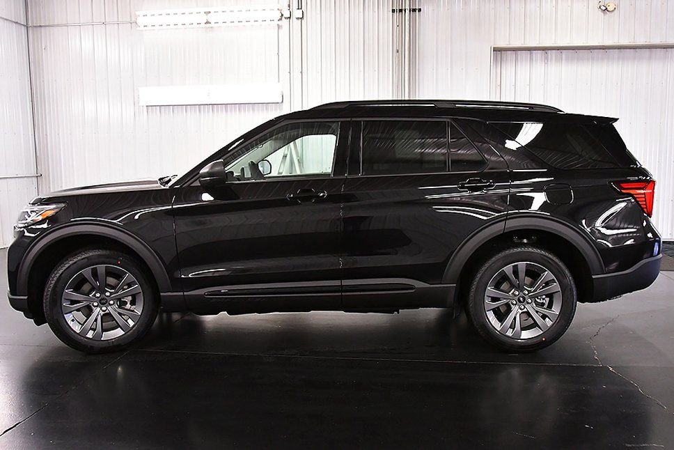 New 2026 Ford Explorer Active w/ Active Comfort Package image 4