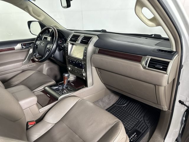 Used 2018 Lexus GX 460 Premium w/ Premium Package AWD/4WD image 30