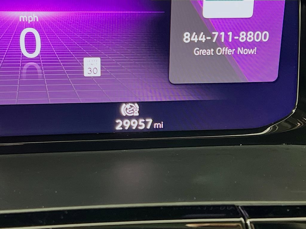 Used 2024 Volkswagen Atlas SEL image 12