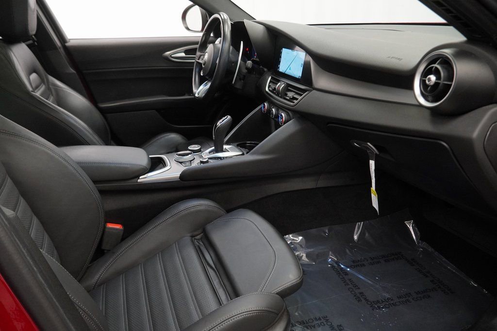 Used 2024 Alfa Romeo Giulia Veloce image 48