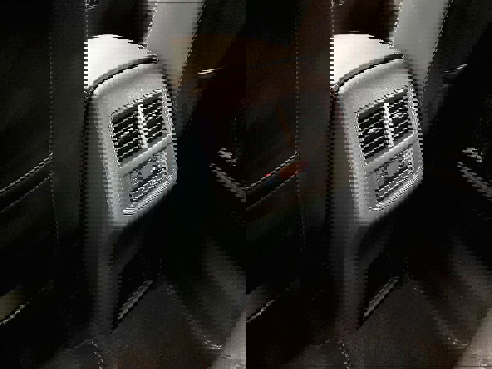 Used 2023 Volkswagen Atlas SE image 37