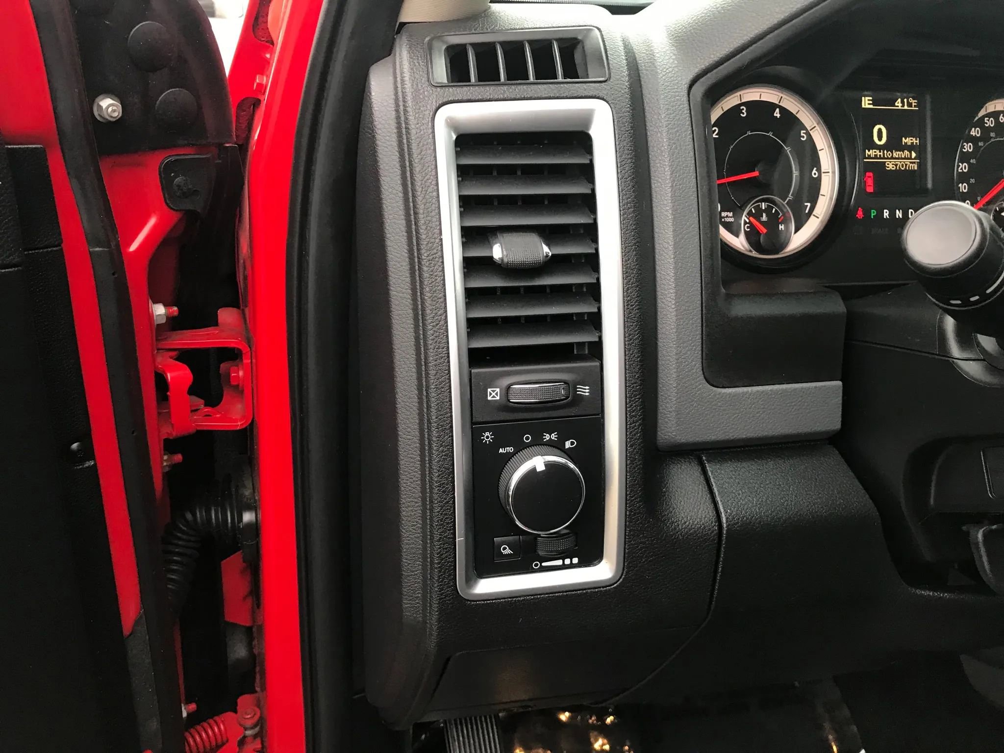 Used 2017 RAM 1500 Classic SLT image 13