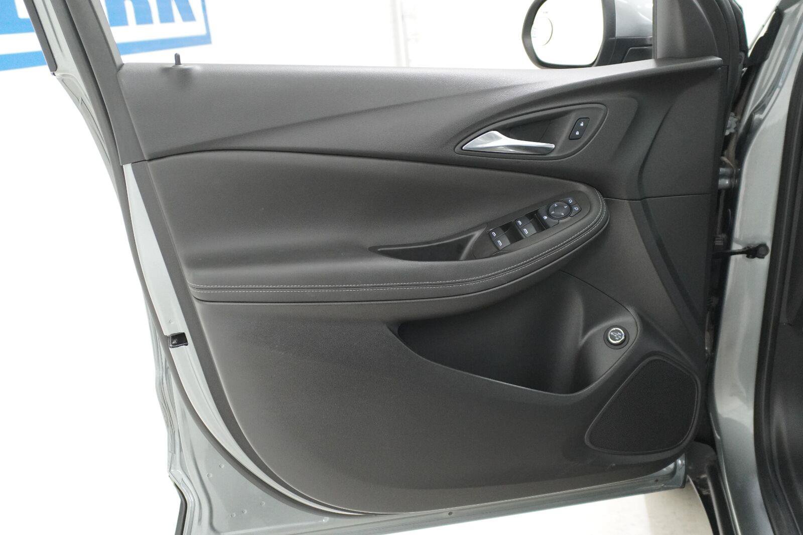 Used 2025 Buick Encore GX Preferred FWD image 21