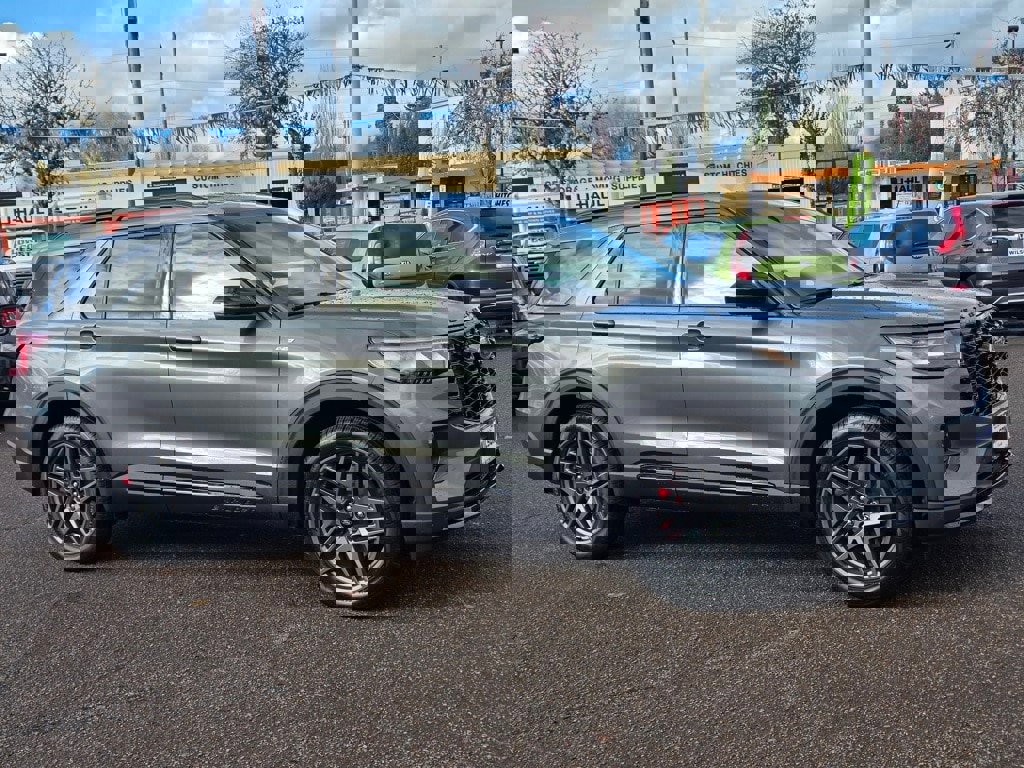 New 2026 Ford Explorer ST-Line w/ ST-Line Street Pack image 2