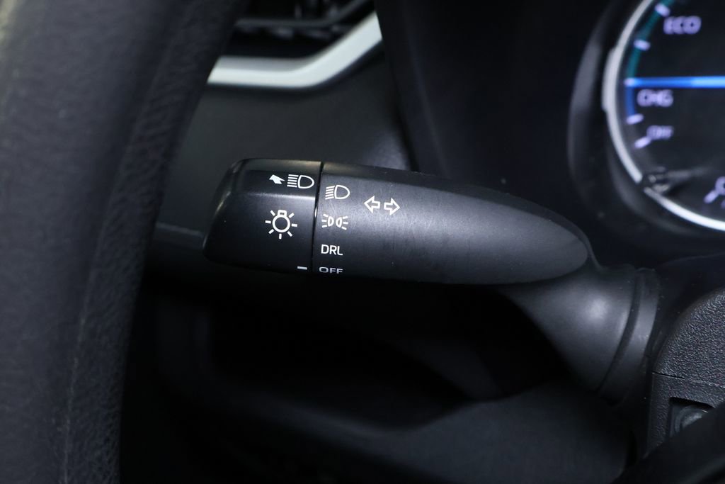 Used 2022 Toyota RAV4 LE AWD/4WD image 22