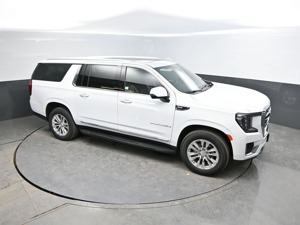 Used 2023 GMC Yukon XL SLT w/ SLT Luxury Package image 23