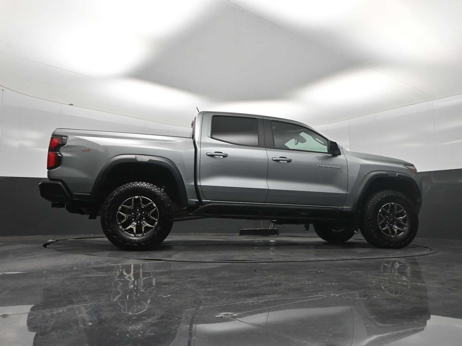 Used 2024 Chevrolet Colorado ZR2 w/ ZR2 Convenience Package III AWD/4WD image 25