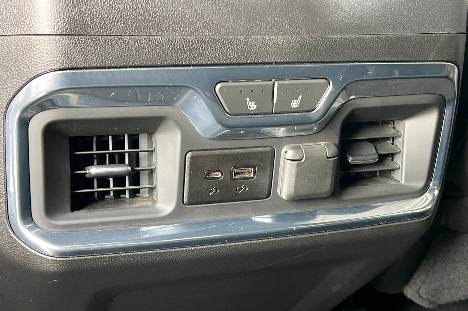 Used 2023 GMC Sierra 2500 AT4 w/ AT4 Preferred Package image 16