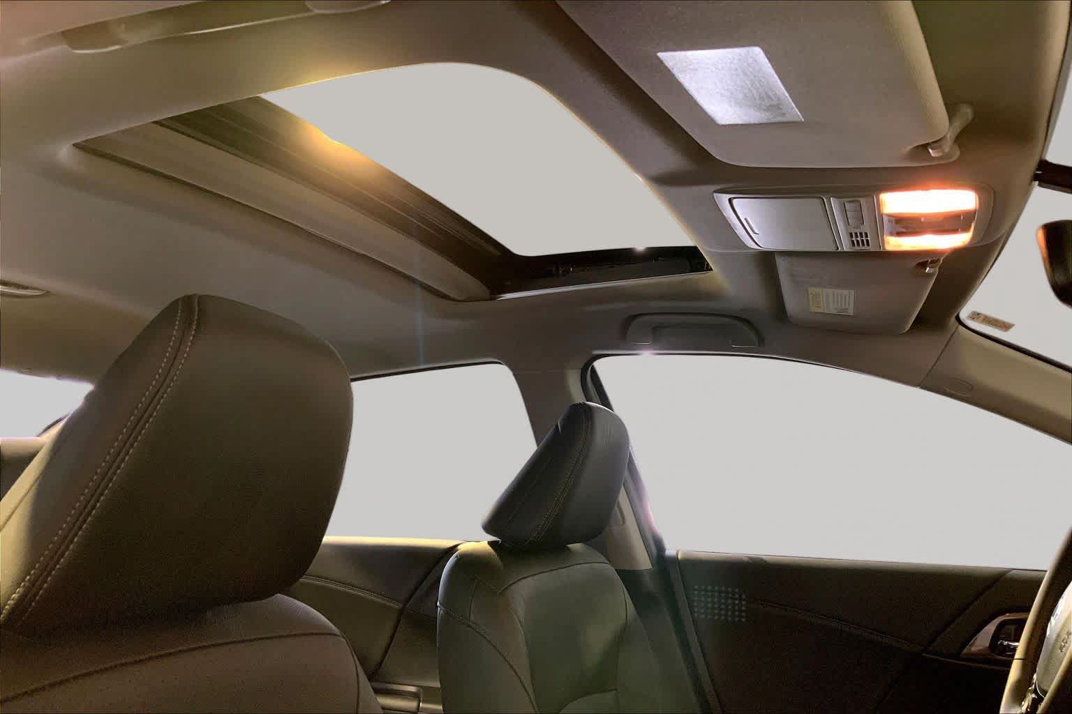 Used 2017 Honda Accord EX-L image 14