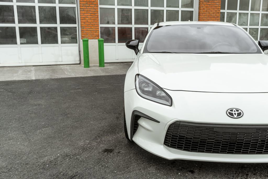 Used 2024 Toyota GR86 RWD image 32