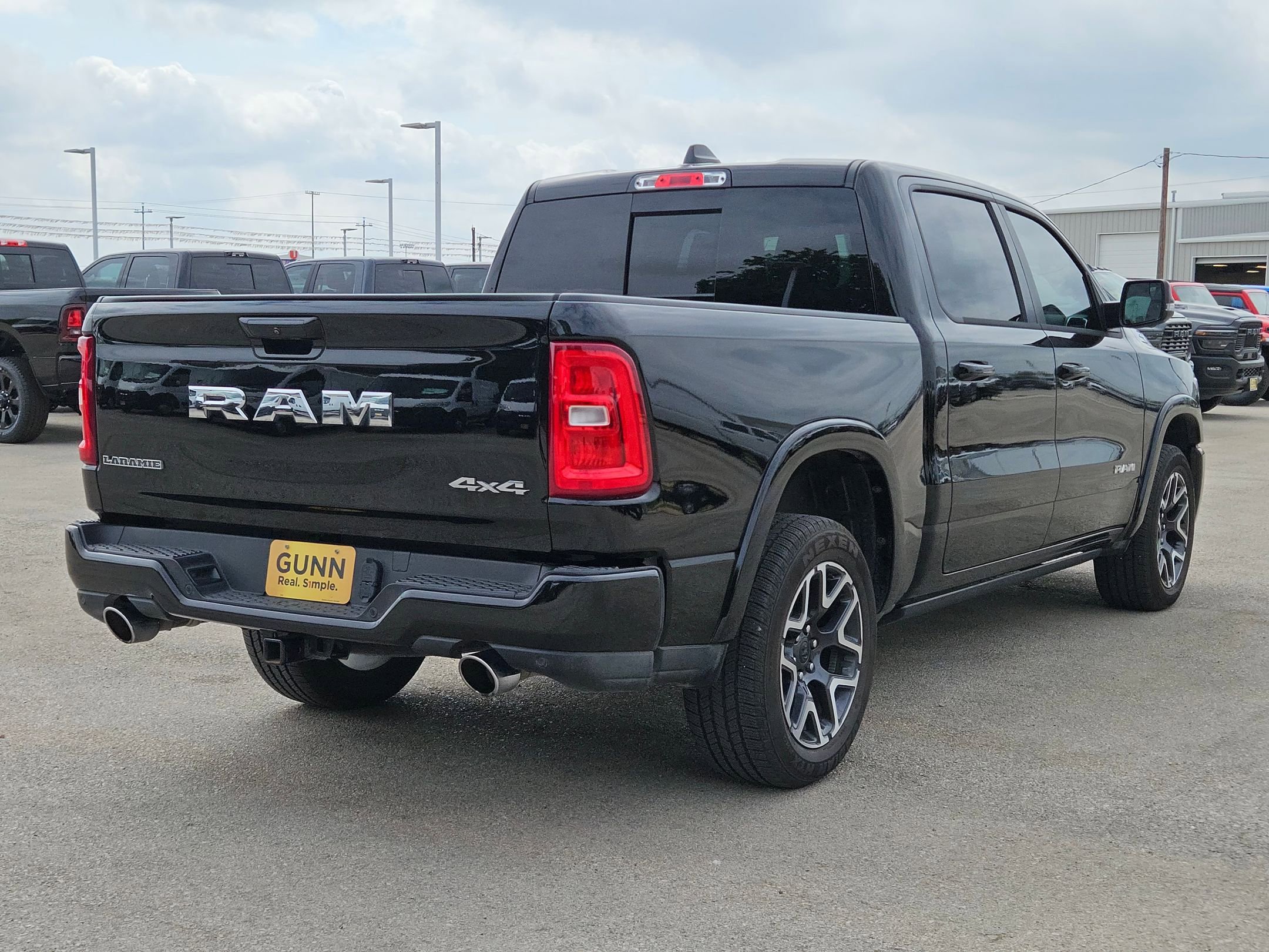 Used 2026 RAM 1500 Laramie AWD/4WD image 3