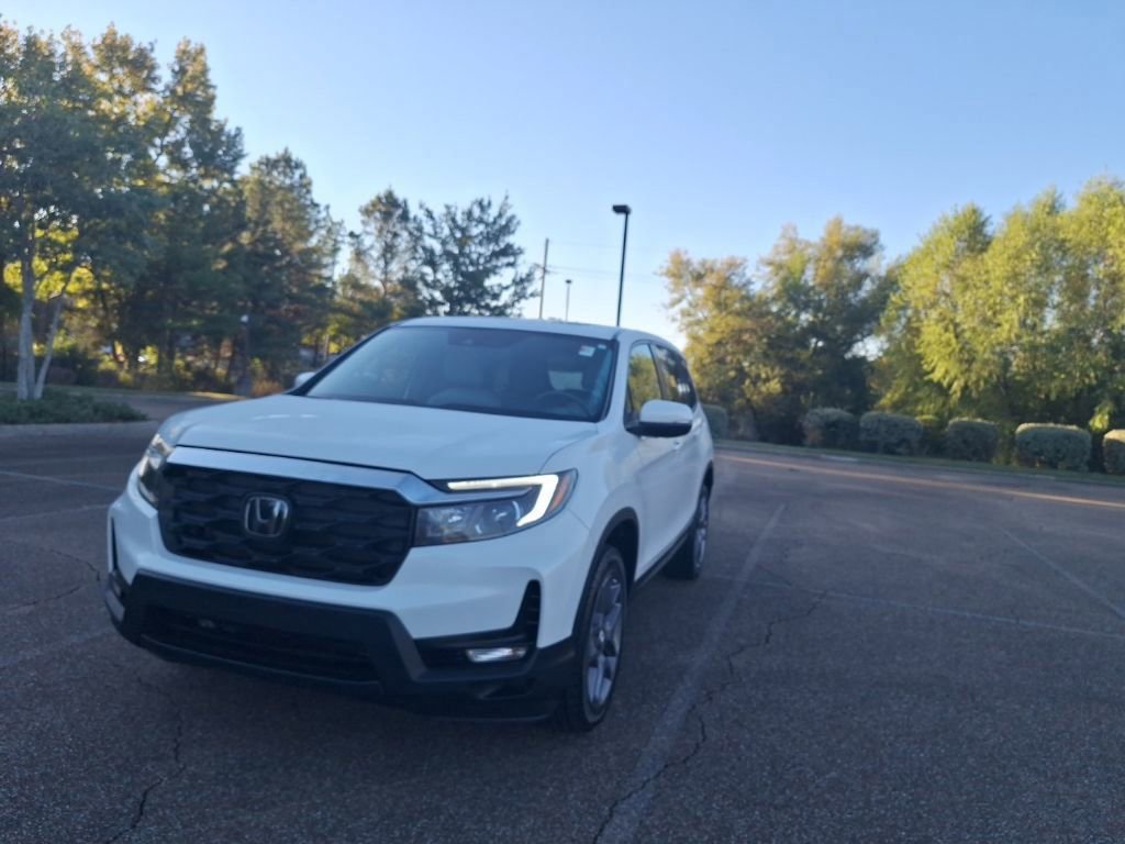 Used 2023 Honda Passport EX-L image 3