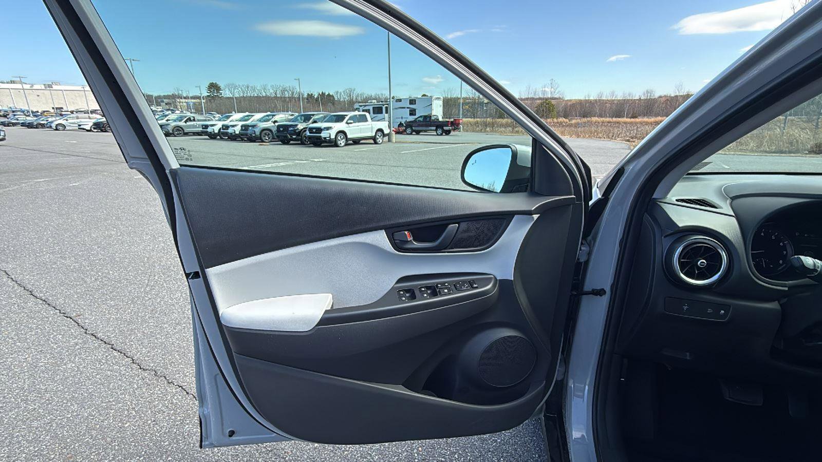 Used 2023 Hyundai Kona SEL image 23