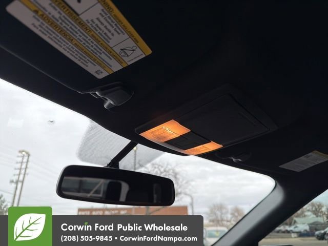 Used 2018 Ford Explorer XLT w/ Equipment Group 202A image 19