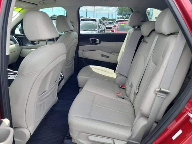 Used 2021 Kia Sorento S image 13