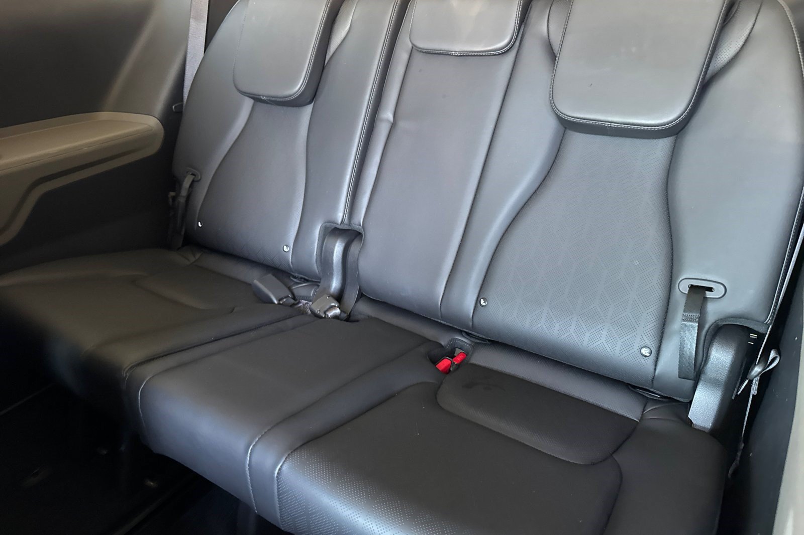 Used 2026 Kia Carnival FWD image 35