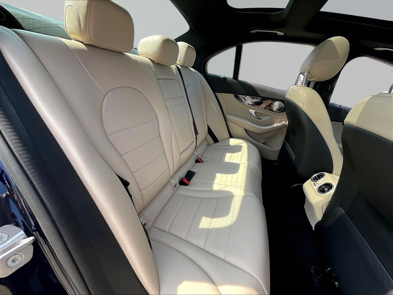 Used 2018 Mercedes-Benz C 300 4MATIC Sedan image 25