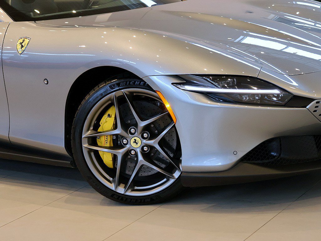 Certified 2026 Ferrari Roma Spider RWD image 15
