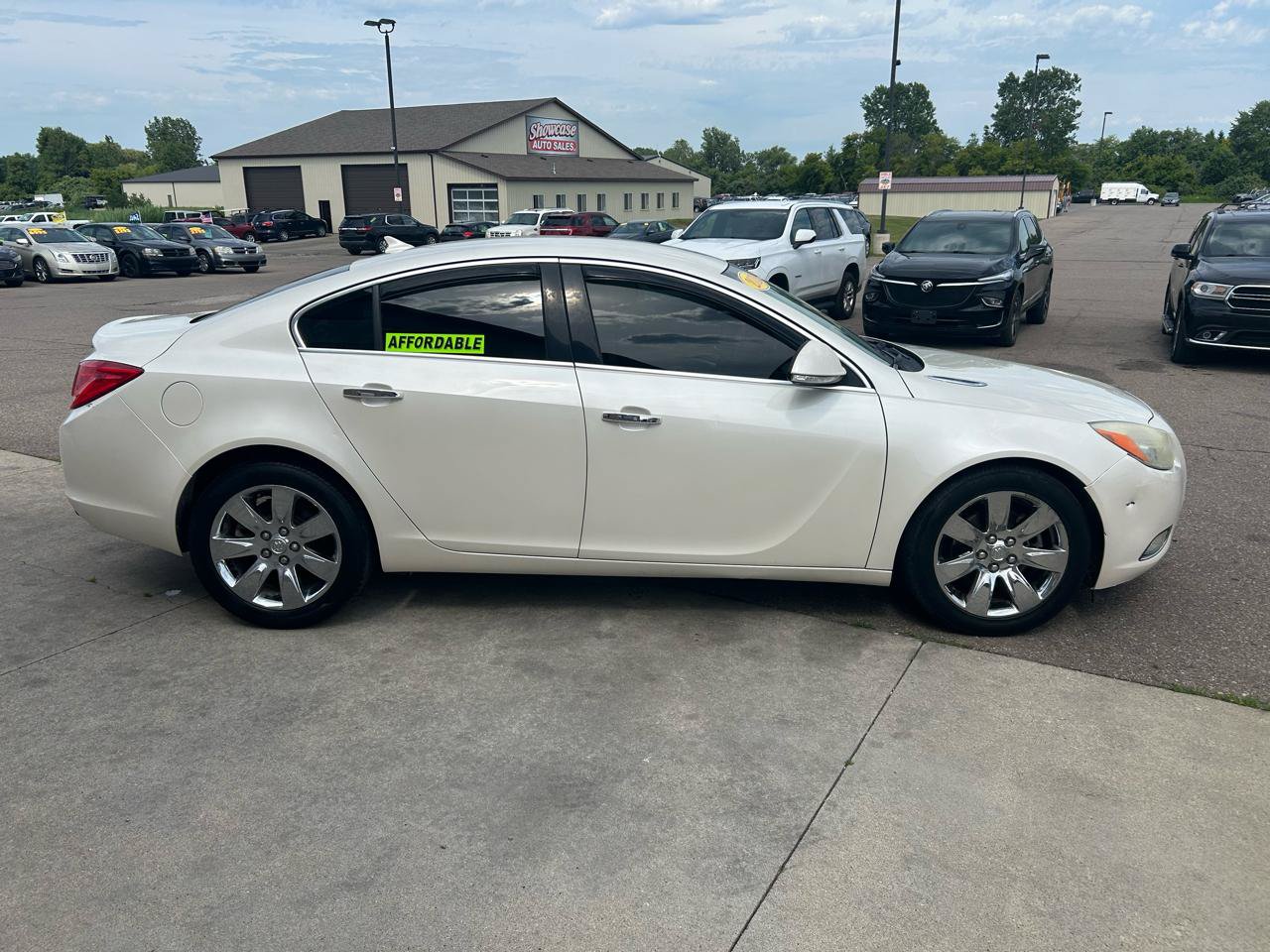 Used 2013 Buick Regal Premium FWD image 4