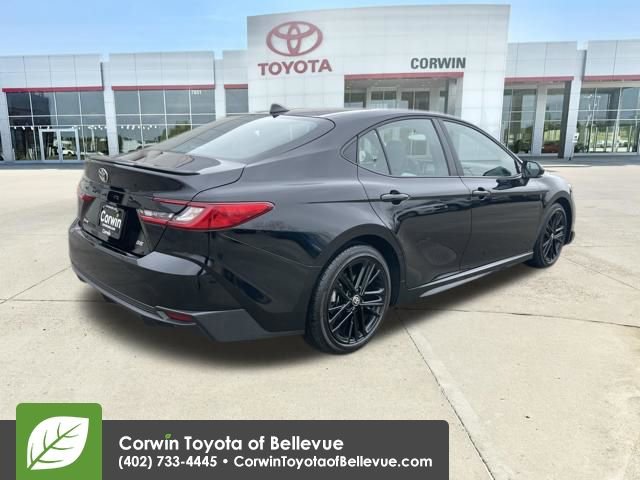 Used 2025 Toyota Camry SE image 5