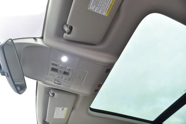 Used 2023 Volkswagen Taos SE w/ Panoramic Sunroof Package image 21