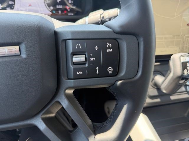 Used 2026 Land Rover Defender 110 X-Dynamic SE AWD/4WD image 23