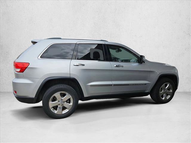 Used 2013 Jeep Grand Cherokee Limited w/ Luxury Group II video 4