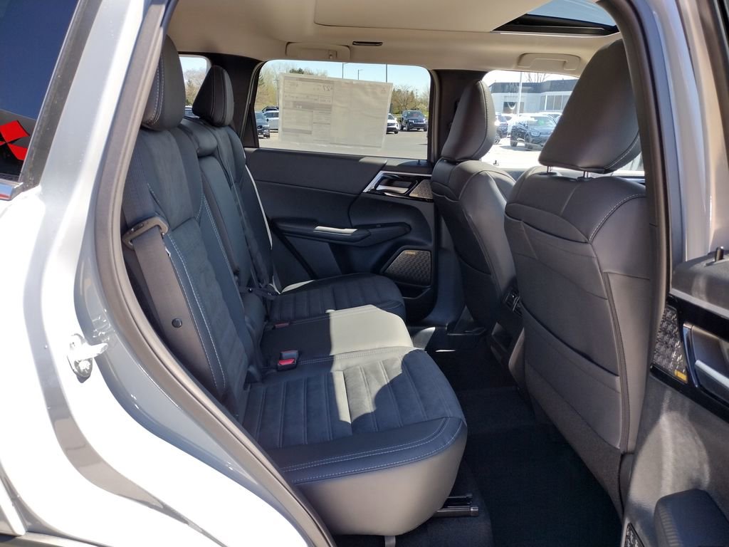 New 2026 Mitsubishi Outlander SE AWD/4WD image 11