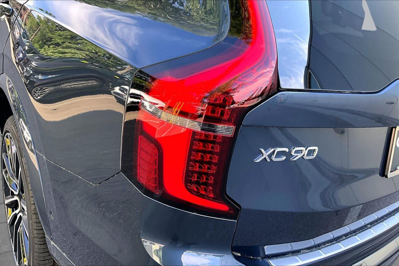 New 2026 Volvo XC90 B6 Plus w/ Protection Package Premier AWD/4WD image 5