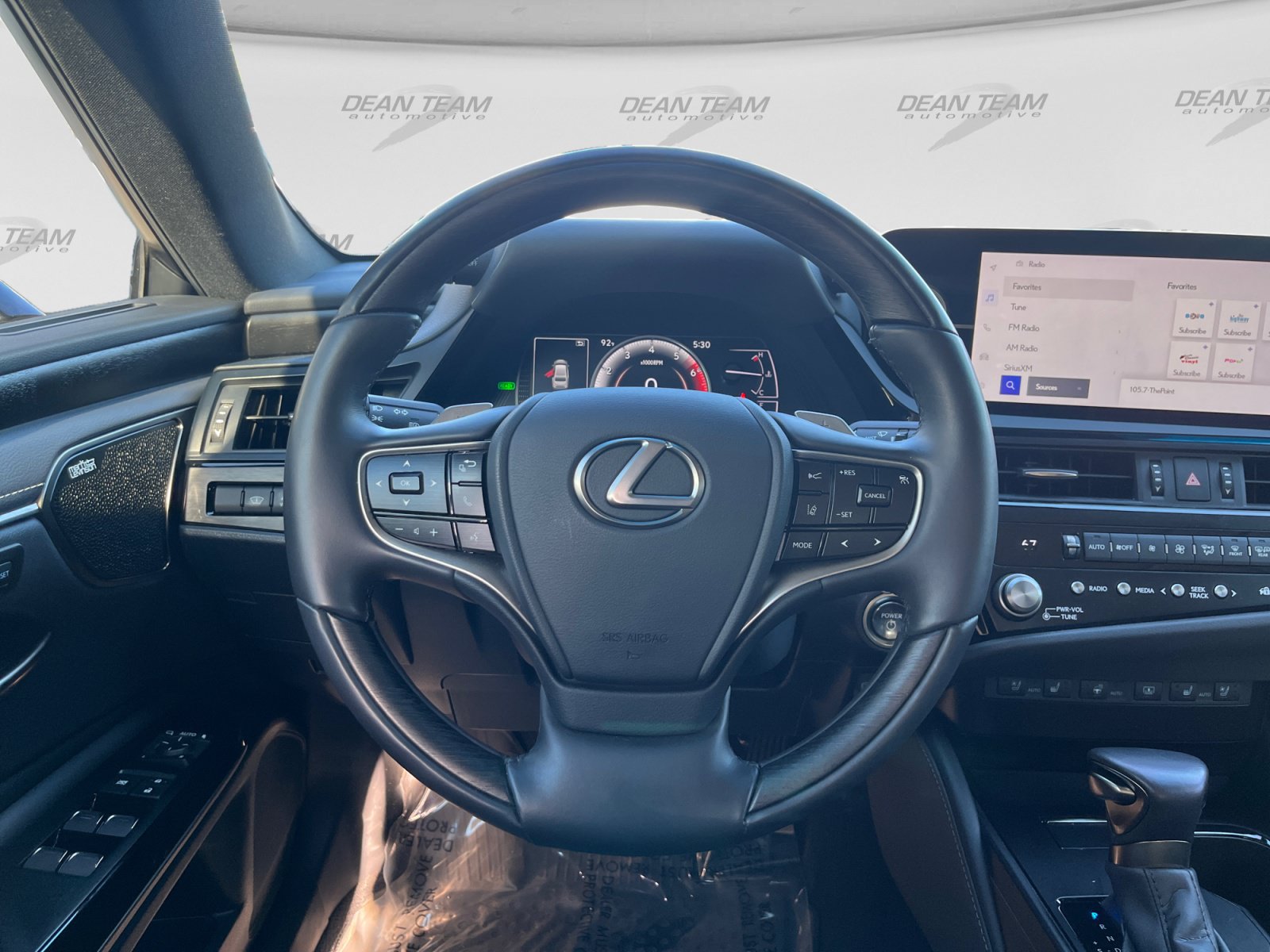 Used 2025 Lexus ES 300h Ultra Luxury w/ Accessory Package (Z2) FWD image 12
