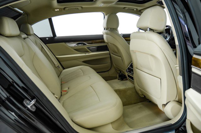 Used 2017 BMW 740i xDrive AWD SUNROOF LEATHER HEATED SEA image 32