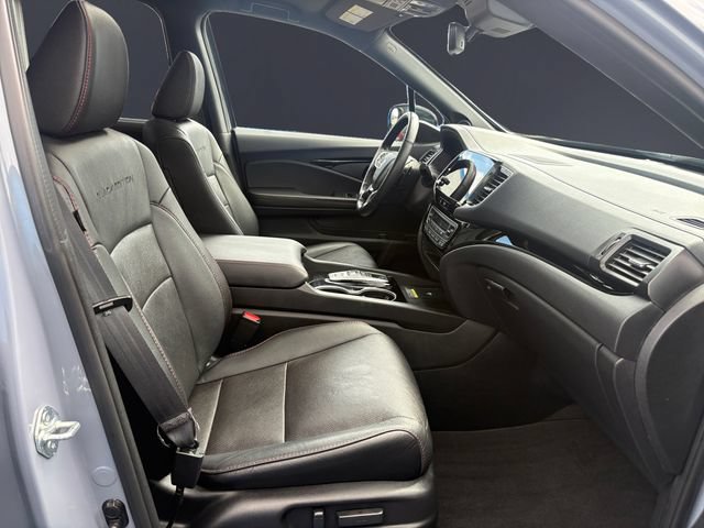 Used 2025 Honda Passport Black Edition image 15