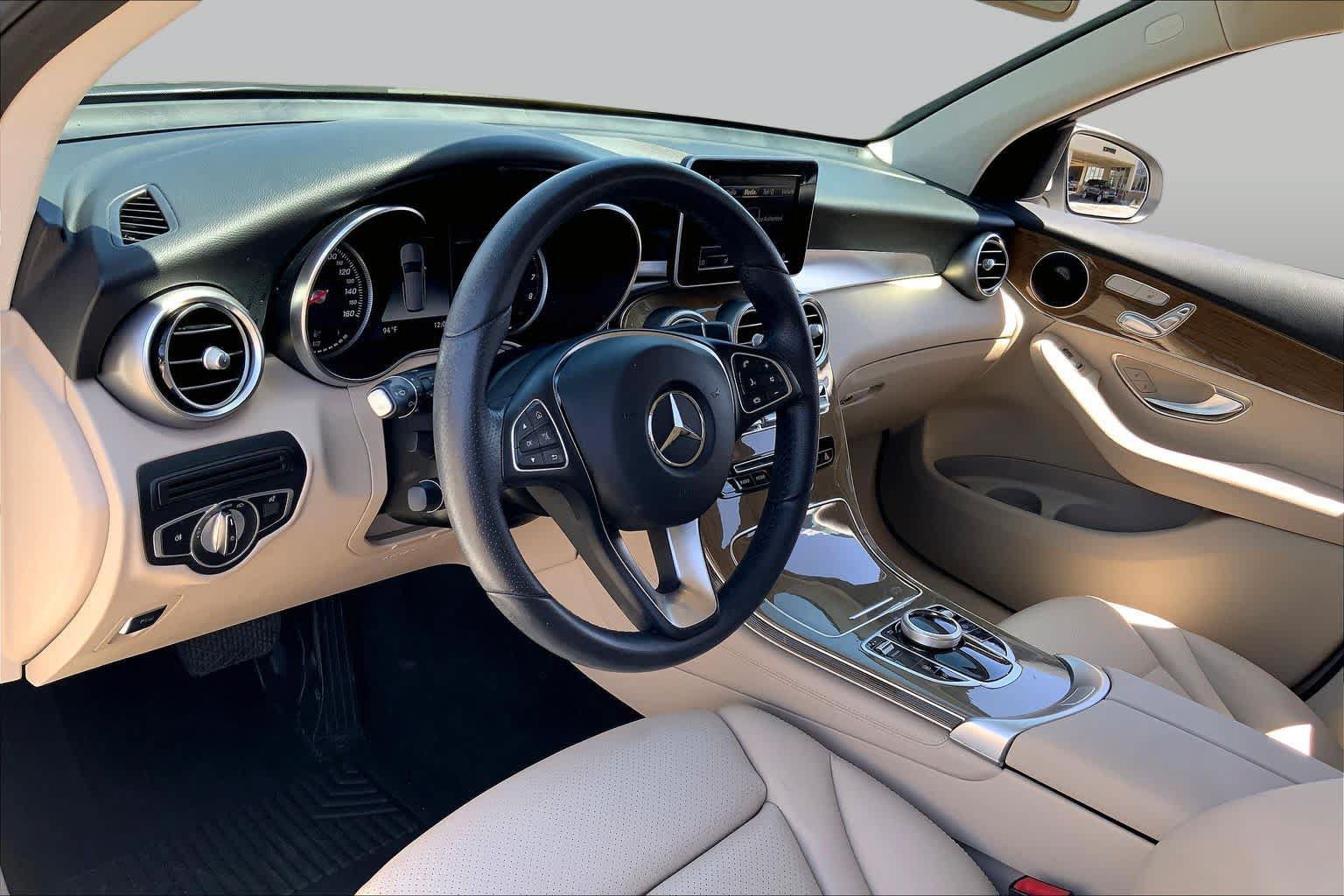 Used 2018 Mercedes-Benz GLC 300 4MATIC image 17