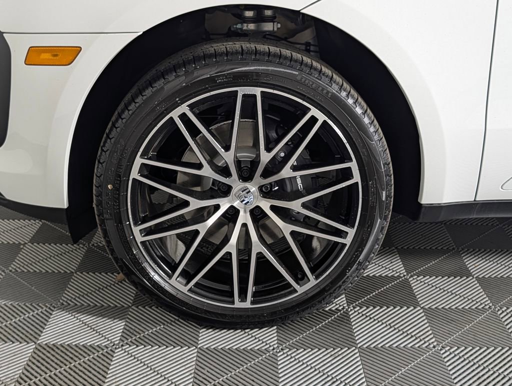 New 2026 Porsche Macan image 11