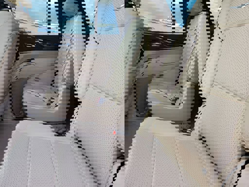 Used 2023 Cadillac Escalade Premium Luxury w/ LPO, Radiant Package image 10