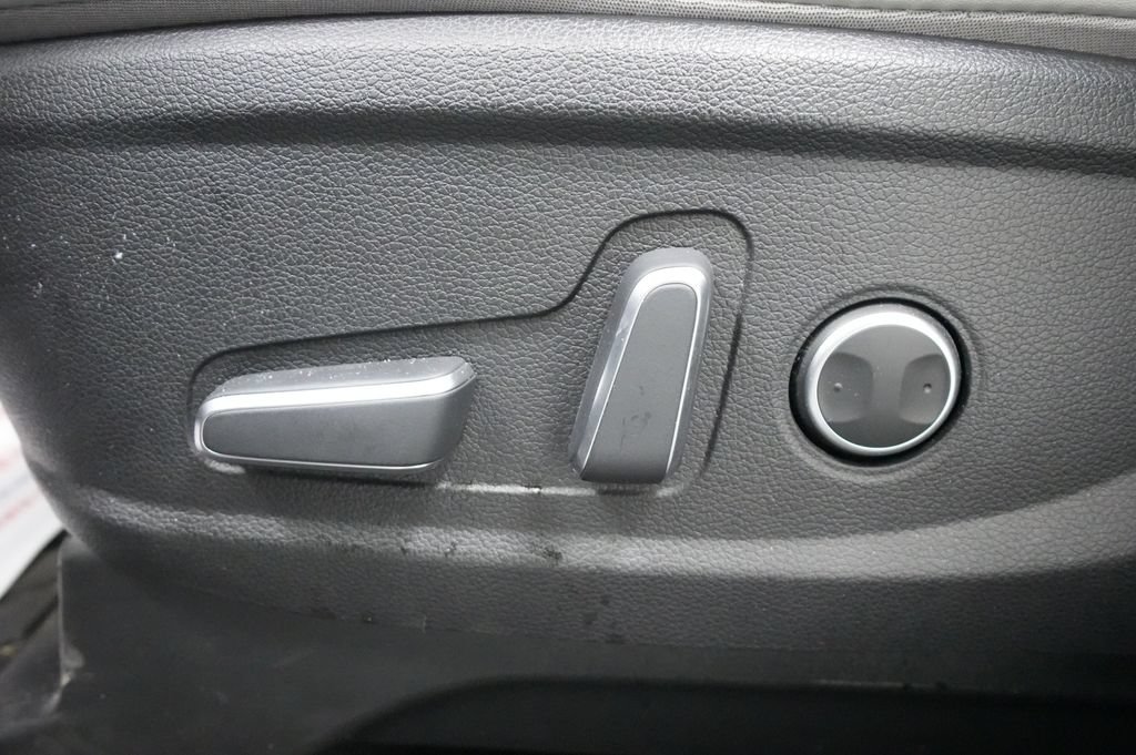 Used 2024 Hyundai Palisade SEL FWD image 15