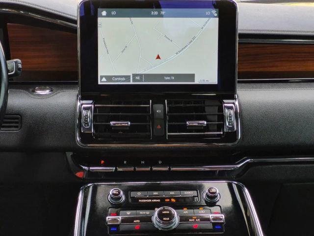 Used 2018 Lincoln Navigator Select w/ Technology Package image 23